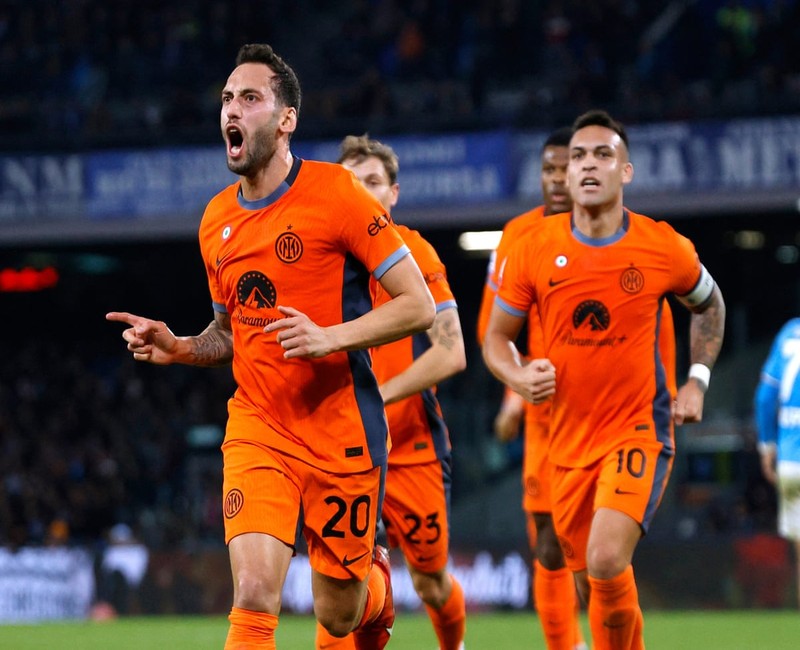 Inter Milan Celebrate Hakan Çalhanoğlu’s Quick Goal